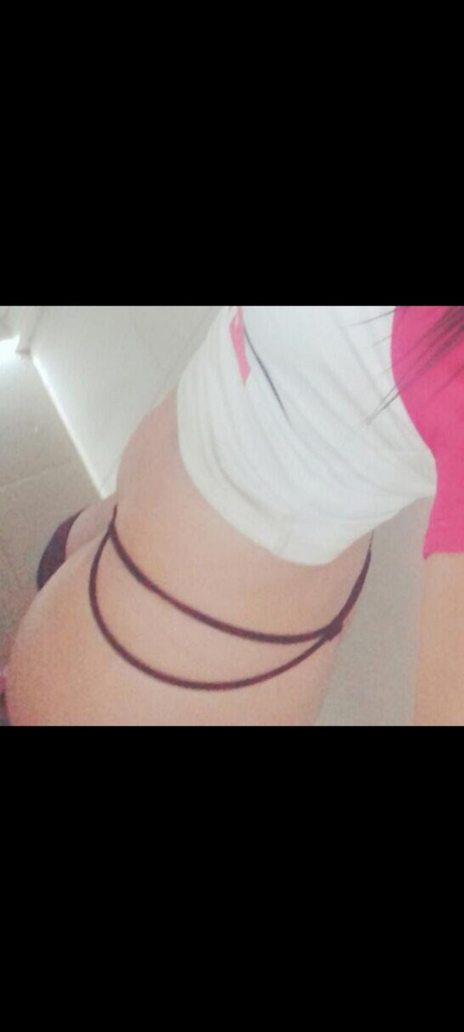 Slut showing ass at work #RodP5hDd