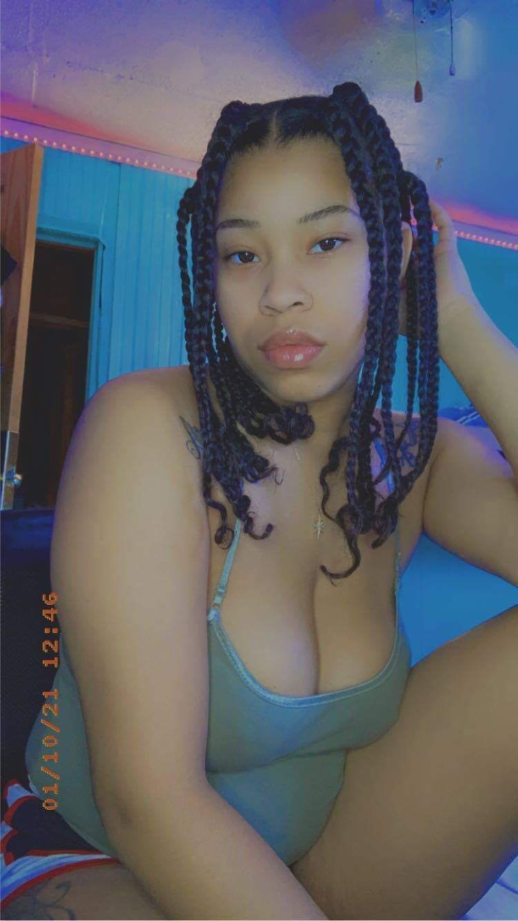 Pretty titties on this freaky slut #V7QMd14t